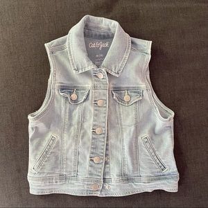 Cat & Jack denim vest size M (7/8)